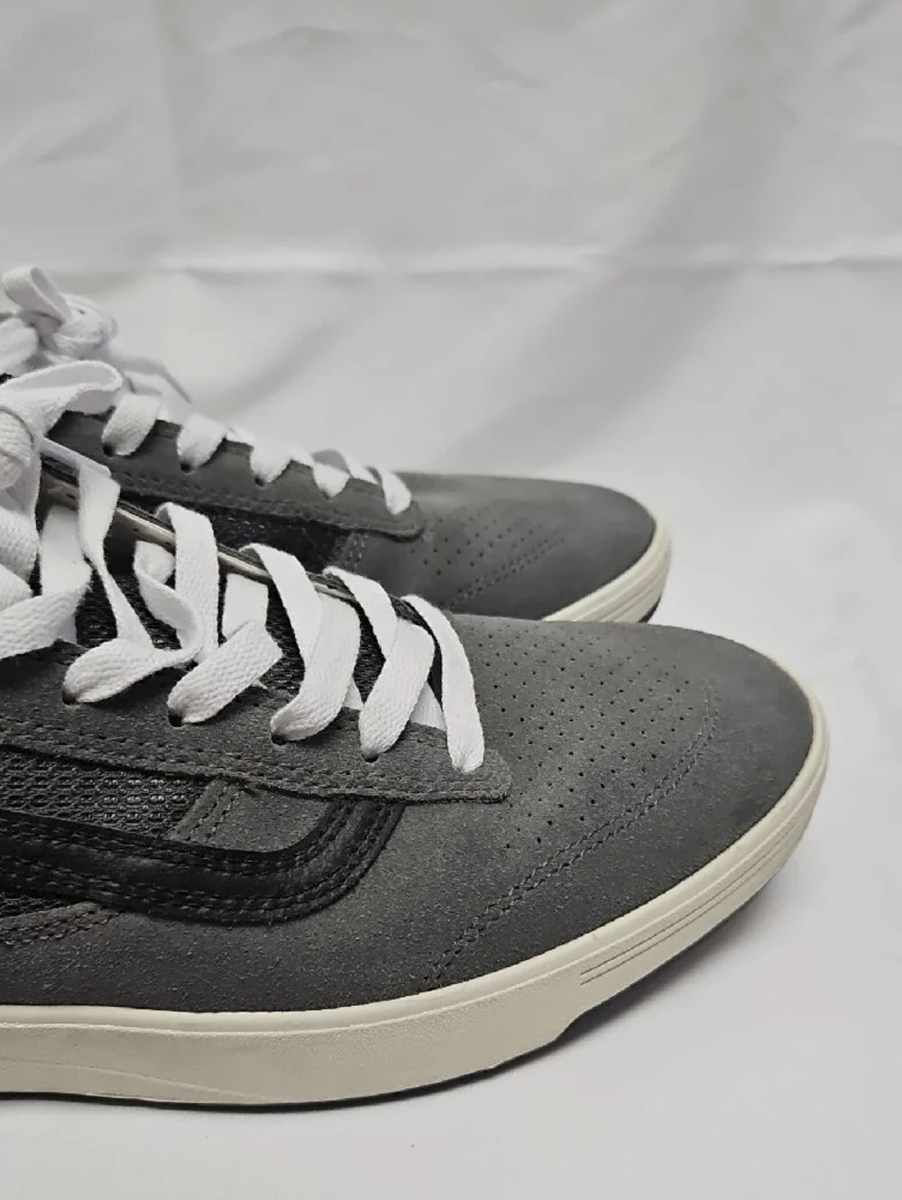 Vans Wayvee Mens 12 Grey White Black Suede Mesh Skate Shoes Sneakers